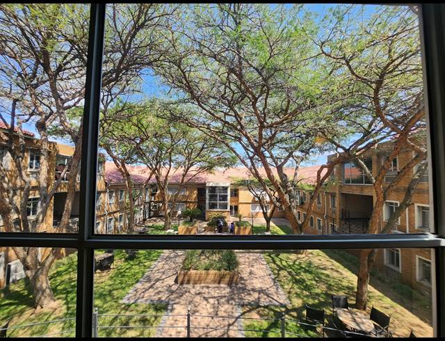 662M² OFFICE TO LET IN HALFWAY GARDENS